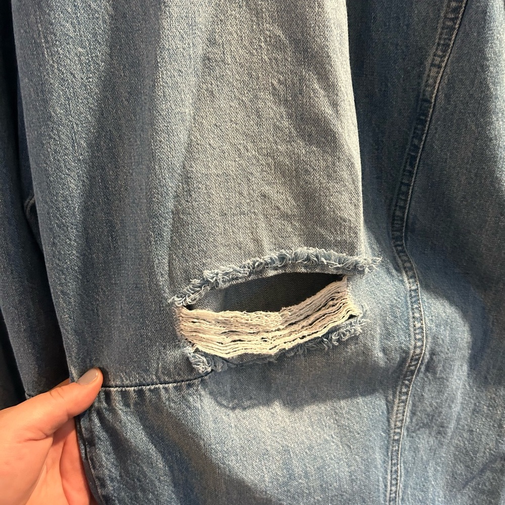 Universal Thread Barrel Leg Distressed Jeans | Wo… - image 3